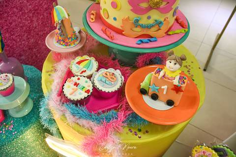Festa Infantil - Evelyn Moura Fotografia - Fotografia em Niterói, Rio de Janeiro - casa de festa - decoração - decoração de festa - festa colorida- docinhos - bolo - criança - crianças - festa linda - tema aladdin - disney  - casa de festa '