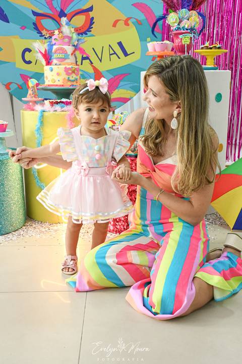 Festa Infantil - Evelyn Moura Fotografia - Fotografia em Niterói, Rio de Janeiro - casa de festa - decoração - decoração de festa - festa colorida- docinhos - bolo - criança - crianças - festa linda - tema aladdin - disney  - casa de festa '