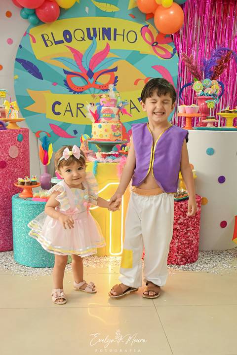Festa Infantil - Evelyn Moura Fotografia - Fotografia em Niterói, Rio de Janeiro - casa de festa - decoração - decoração de festa - festa colorida- docinhos - bolo - criança - crianças - festa linda - tema aladdin - disney  - casa de festa - carnaval'