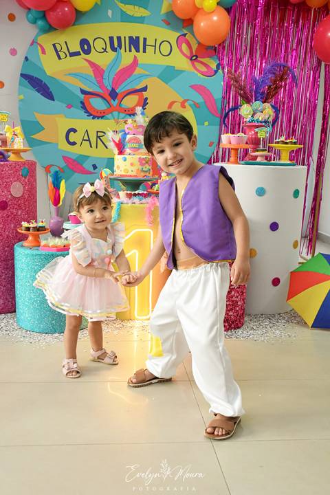 Festa Infantil - Evelyn Moura Fotografia - Fotografia em Niterói, Rio de Janeiro - casa de festa - decoração - decoração de festa - festa colorida- docinhos - bolo - criança - crianças - festa linda - tema aladdin - disney  - casa de festa - carnaval'