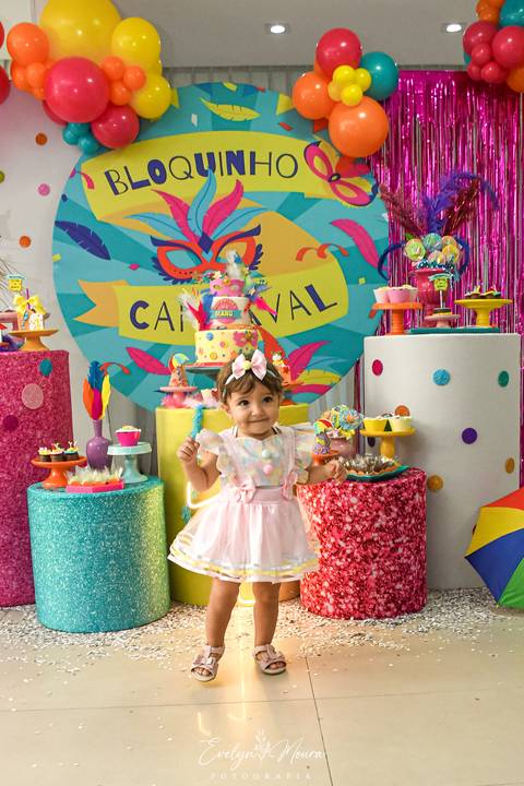Festa Infantil - Evelyn Moura Fotografia - Fotografia em Niterói, Rio de Janeiro - casa de festa - decoração - decoração de festa - festa colorida- docinhos - bolo - criança - crianças - festa linda - tema aladdin - disney  - casa de festa - carnaval'