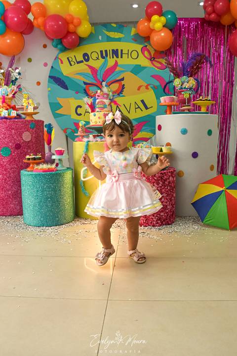 Festa Infantil - Evelyn Moura Fotografia - Fotografia em Niterói, Rio de Janeiro - casa de festa - decoração - decoração de festa - festa colorida- docinhos - bolo - criança - crianças - festa linda - tema aladdin - disney  - casa de festa - carnaval'