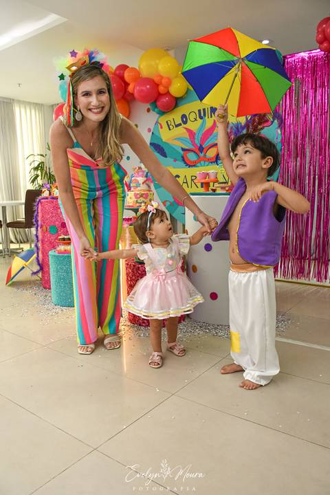 Festa Infantil - Evelyn Moura Fotografia - Fotografia em Niterói, Rio de Janeiro - casa de festa - decoração - decoração de festa - festa colorida- docinhos - bolo - criança - crianças - festa linda - tema aladdin - disney  - casa de festa - carnaval'