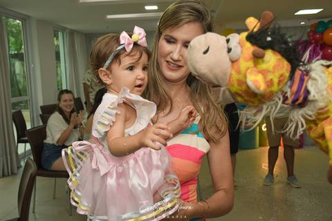 Festa Infantil - Evelyn Moura Fotografia - Fotografia em Niterói, Rio de Janeiro - casa de festa - decoração - decoração de festa - festa colorida- docinhos - bolo - criança - crianças - festa linda - tema aladdin - disney  - casa de festa - carnaval'