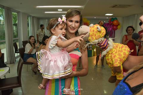 Festa Infantil - Evelyn Moura Fotografia - Fotografia em Niterói, Rio de Janeiro - casa de festa - decoração - decoração de festa - festa colorida- docinhos - bolo - criança - crianças - festa linda - tema aladdin - disney  - casa de festa - carnaval'