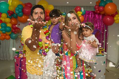 Festa Infantil - Evelyn Moura Fotografia - Fotografia em Niterói, Rio de Janeiro - casa de festa - decoração - decoração de festa - festa colorida- docinhos - bolo - criança - crianças - festa linda - tema aladdin - disney  - casa de festa - carnaval'