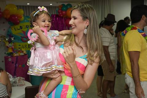 Festa Infantil - Evelyn Moura Fotografia - Fotografia em Niterói, Rio de Janeiro - casa de festa - decoração - decoração de festa - festa colorida- docinhos - bolo - criança - crianças - festa linda - tema aladdin - disney  - casa de festa - carnaval'