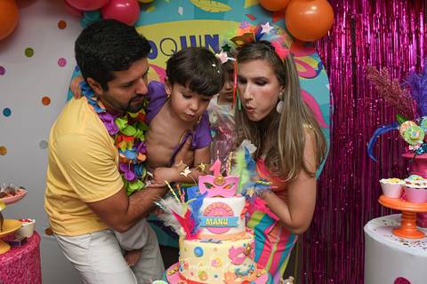 Festa Infantil - Evelyn Moura Fotografia - Fotografia em Niterói, Rio de Janeiro - casa de festa - decoração - decoração de festa - festa colorida- docinhos - bolo - criança - crianças - festa linda - tema aladdin - disney  - casa de festa - carnaval'