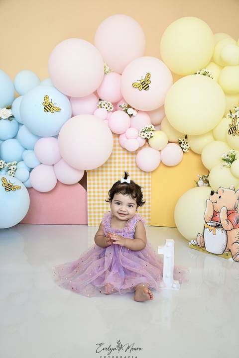 Ensaio de Acompanhamento de bebê. Evelyn Moura Fotografia. Fotógrafa em Niterói, Rio de Janeiro. Newborn. Festa infantil - Smash the cake - Smash the fruit - bebê - ensaio de 1 ano - viral - disney - festa de aniversário - branca de neve - ursino pooh'