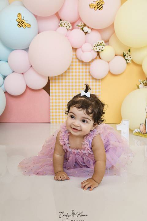 Ensaio de Acompanhamento de bebê. Evelyn Moura Fotografia. Fotógrafa em Niterói, Rio de Janeiro. Newborn. Festa infantil - Smash the cake - Smash the fruit - bebê - ensaio de 1 ano - viral - disney - festa de aniversário - branca de neve - ursino pooh'