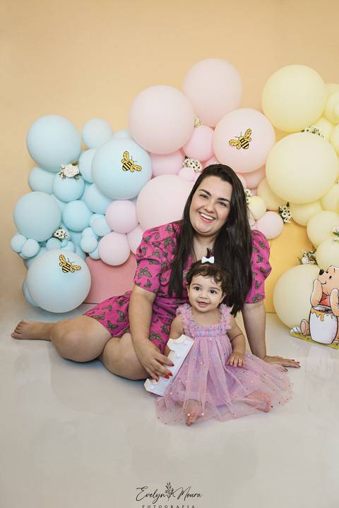 Ensaio de Acompanhamento de bebê. Evelyn Moura Fotografia. Fotógrafa em Niterói, Rio de Janeiro. Newborn. Festa infantil - Smash the cake - Smash the fruit - bebê - ensaio de 1 ano - viral - disney - festa de aniversário - branca de neve - ursino pooh'