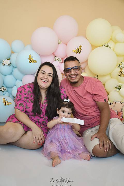 Ensaio de Acompanhamento de bebê. Evelyn Moura Fotografia. Fotógrafa em Niterói, Rio de Janeiro. Newborn. Festa infantil - Smash the cake - Smash the fruit - bebê - ensaio de 1 ano - viral - disney - festa de aniversário - branca de neve - ursino pooh'