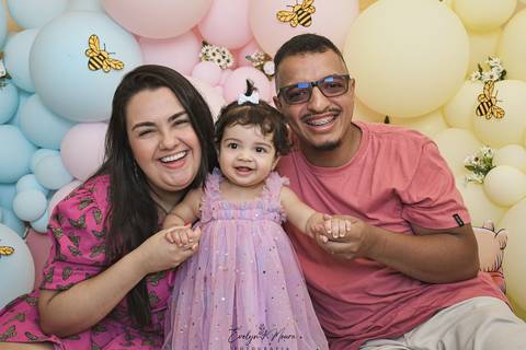 Ensaio de Acompanhamento de bebê. Evelyn Moura Fotografia. Fotógrafa em Niterói, Rio de Janeiro. Newborn. Festa infantil - Smash the cake - Smash the fruit - bebê - ensaio de 1 ano - viral - disney - festa de aniversário - branca de neve - ursino pooh'