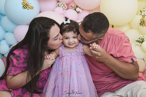 Ensaio de Acompanhamento de bebê. Evelyn Moura Fotografia. Fotógrafa em Niterói, Rio de Janeiro. Newborn. Festa infantil - Smash the cake - Smash the fruit - bebê - ensaio de 1 ano - viral - disney - festa de aniversário - branca de neve - ursino pooh'