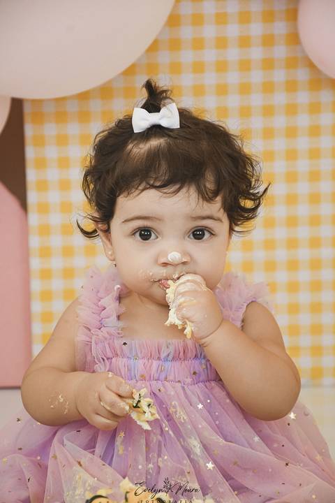 Ensaio de Acompanhamento de bebê. Evelyn Moura Fotografia. Fotógrafa em Niterói, Rio de Janeiro. Newborn. Festa infantil - Smash the cake - Smash the fruit - bebê - ensaio de 1 ano - viral - disney - festa de aniversário - branca de neve - ursino pooh'