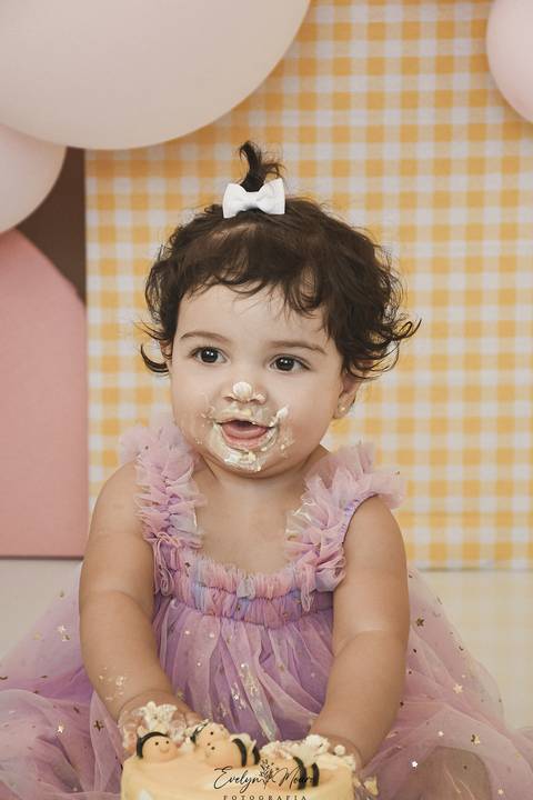 Ensaio de Acompanhamento de bebê. Evelyn Moura Fotografia. Fotógrafa em Niterói, Rio de Janeiro. Newborn. Festa infantil - Smash the cake - Smash the fruit - bebê - ensaio de 1 ano - viral - disney - festa de aniversário - branca de neve - ursino pooh'