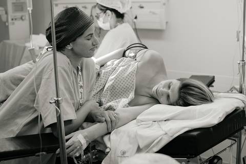 Fotografia de Parto - Newborn - Evelyn Moura Fotografia em Niterói, Rio de Janeiro - ensaio infantil - newborn de recém nascido - partos - parto em niteroi - registro de parto - maternidade são francisco - doce nascer - parto humanizado - andrea barbosa '