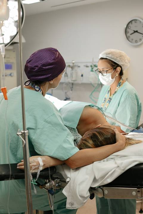 Fotografia de Parto - Newborn - Evelyn Moura Fotografia em Niterói, Rio de Janeiro - ensaio infantil - newborn de recém nascido - partos - parto em niteroi - registro de parto - maternidade são francisco - doce nascer - parto humanizado - andrea barbosa '