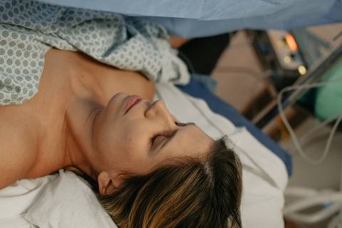 Fotografia de Parto - Newborn - Evelyn Moura Fotografia em Niterói, Rio de Janeiro - ensaio infantil - newborn de recém nascido - partos - parto em niteroi - registro de parto - maternidade são francisco - doce nascer - parto humanizado - andrea barbosa '