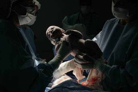 Fotografia de Parto - Newborn - Evelyn Moura Fotografia em Niterói, Rio de Janeiro - ensaio infantil - newborn de recém nascido - partos - parto em niteroi - registro de parto - maternidade são francisco - doce nascer - parto humanizado - andrea barbosa '