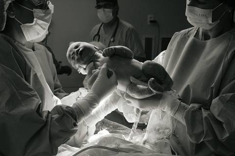 Fotografia de Parto - Newborn - Evelyn Moura Fotografia em Niterói, Rio de Janeiro - ensaio infantil - newborn de recém nascido - partos - parto em niteroi - registro de parto - maternidade são francisco - doce nascer - parto humanizado - andrea barbosa '