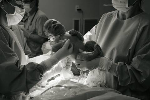 Fotografia de Parto - Newborn - Evelyn Moura Fotografia em Niterói, Rio de Janeiro - ensaio infantil - newborn de recém nascido - partos - parto em niteroi - registro de parto - maternidade são francisco - doce nascer - parto humanizado - andrea barbosa '