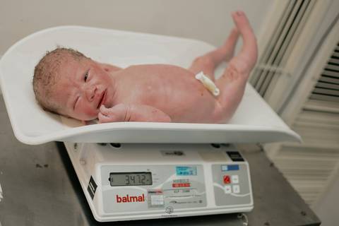 Fotografia de Parto - Newborn - Evelyn Moura Fotografia em Niterói, Rio de Janeiro - ensaio infantil - newborn de recém nascido - partos - parto em niteroi - registro de parto - maternidade são francisco - doce nascer - parto humanizado - andrea barbosa '