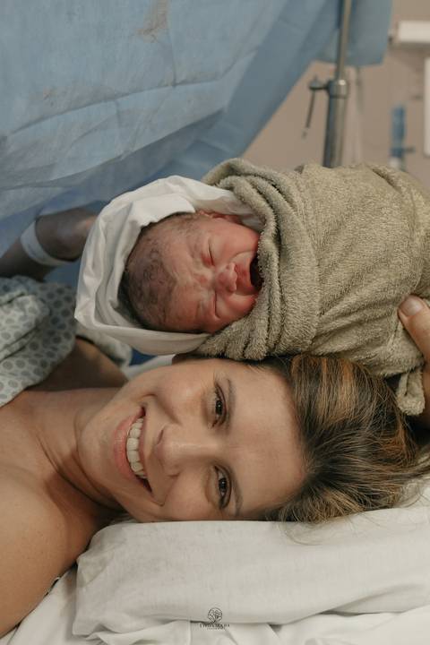 Fotografia de Parto - Newborn - Evelyn Moura Fotografia em Niterói, Rio de Janeiro - ensaio infantil - newborn de recém nascido - partos - parto em niteroi - registro de parto - maternidade são francisco - doce nascer - parto humanizado - andrea barbosa '