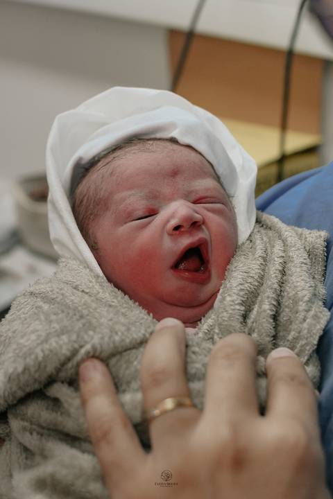 Fotografia de Parto - Newborn - Evelyn Moura Fotografia em Niterói, Rio de Janeiro - ensaio infantil - newborn de recém nascido - partos - parto em niteroi - registro de parto - maternidade são francisco - doce nascer - parto humanizado - andrea barbosa '