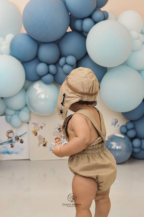 Ensaio de Acompanhamento de bebê. Evelyn Moura Fotografia. Fotógrafa em Niterói, Rio de Janeiro. Newborn. Festa infantil - Smash the cake - Smash the fruit - bebê - ensaio de 1 ano - viral - disney - festa de aniversário - volta ao mundo'