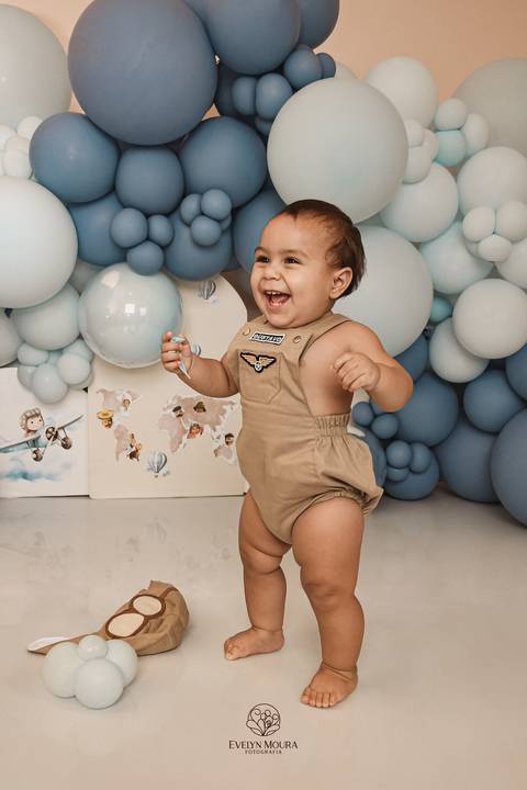 Ensaio de Acompanhamento de bebê. Evelyn Moura Fotografia. Fotógrafa em Niterói, Rio de Janeiro. Newborn. Festa infantil - Smash the cake - Smash the fruit - bebê - ensaio de 1 ano - viral - disney - festa de aniversário - volta ao mundo'