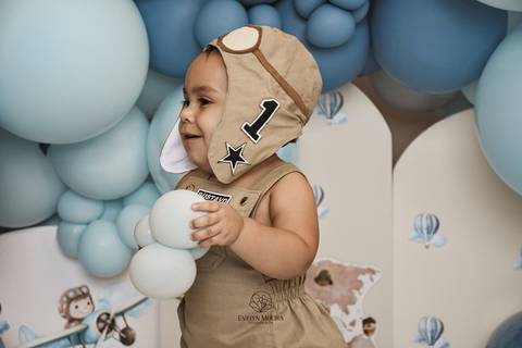 Ensaio de Acompanhamento de bebê. Evelyn Moura Fotografia. Fotógrafa em Niterói, Rio de Janeiro. Newborn. Festa infantil - Smash the cake - Smash the fruit - bebê - ensaio de 1 ano - viral - disney - festa de aniversário - volta ao mundo'