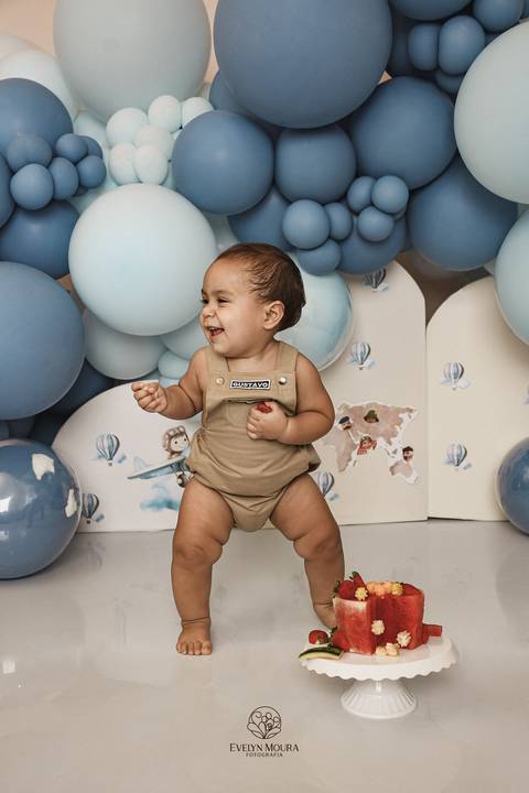 Ensaio de Acompanhamento de bebê. Evelyn Moura Fotografia. Fotógrafa em Niterói, Rio de Janeiro. Newborn. Festa infantil - Smash the cake - Smash the fruit - bebê - ensaio de 1 ano - viral - disney - festa de aniversário - volta ao mundo'