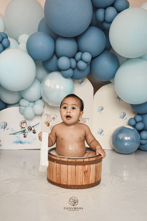 Ensaio de Acompanhamento de bebê. Evelyn Moura Fotografia. Fotógrafa em Niterói, Rio de Janeiro. Newborn. Festa infantil - Smash the cake - Smash the fruit - bebê - ensaio de 1 ano - viral - disney - festa de aniversário - volta ao mundo'