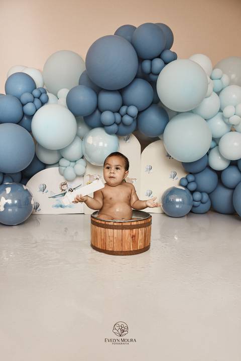 Ensaio de Acompanhamento de bebê. Evelyn Moura Fotografia. Fotógrafa em Niterói, Rio de Janeiro. Newborn. Festa infantil - Smash the cake - Smash the fruit - bebê - ensaio de 1 ano - viral - disney - festa de aniversário - volta ao mundo'