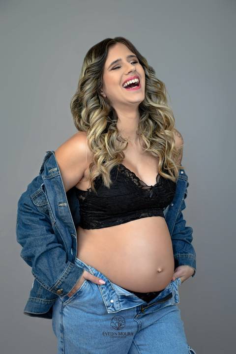 Ensaio Lifestyle Gestante - Ensaio Gestante Estúdio - Niterói, Rio de Janeiro - Evelyn Moura Fotografia - Ensaio de Gestante - Gestante - Newborn - Ensaio em casa - Doce gestar - ensaio estúdio gestante - parto - maternidade - ensaio externo em niterói'