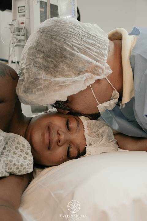 Fotografia de Parto - Newborn - Evelyn Moura Fotografia em Niterói, Rio de Janeiro - ensaio infantil - newborn de recém nascido - partos - parto em niteroi - registro de parto - maternidade são francisco - doce nascer - parto humanizado - andrea barbosa '