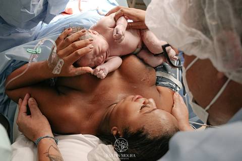 Fotografia de Parto - Newborn - Evelyn Moura Fotografia em Niterói, Rio de Janeiro - ensaio infantil - newborn de recém nascido - partos - parto em niteroi - registro de parto - maternidade são francisco - doce nascer - parto humanizado - andrea barbosa '