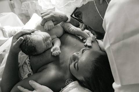 Fotografia de Parto - Newborn - Evelyn Moura Fotografia em Niterói, Rio de Janeiro - ensaio infantil - newborn de recém nascido - partos - parto em niteroi - registro de parto - maternidade são francisco - doce nascer - parto humanizado - andrea barbosa '