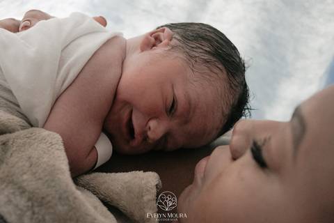 Fotografia de Parto - Newborn - Evelyn Moura Fotografia em Niterói, Rio de Janeiro - ensaio infantil - newborn de recém nascido - partos - parto em niteroi - registro de parto - maternidade são francisco - doce nascer - parto humanizado - andrea barbosa '