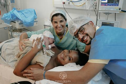 Fotografia de Parto - Newborn - Evelyn Moura Fotografia em Niterói, Rio de Janeiro - ensaio infantil - newborn de recém nascido - partos - parto em niteroi - registro de parto - maternidade são francisco - doce nascer - parto humanizado - andrea barbosa '