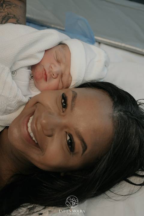 Fotografia de Parto - Newborn - Evelyn Moura Fotografia em Niterói, Rio de Janeiro - ensaio infantil - newborn de recém nascido - partos - parto em niteroi - registro de parto - maternidade são francisco - doce nascer - parto humanizado - andrea barbosa '