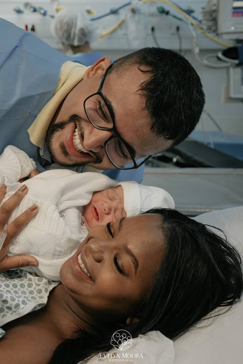 Fotografia de Parto - Newborn - Evelyn Moura Fotografia em Niterói, Rio de Janeiro - ensaio infantil - newborn de recém nascido - partos - parto em niteroi - registro de parto - maternidade são francisco - doce nascer - parto humanizado - andrea barbosa '