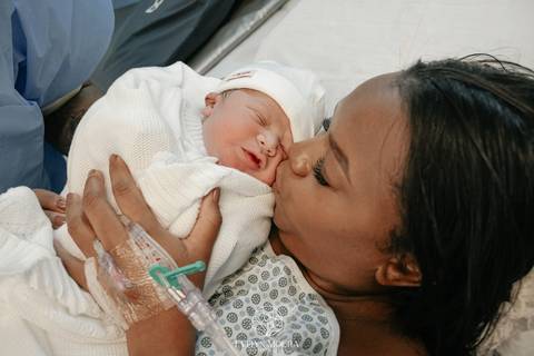 Fotografia de Parto - Newborn - Evelyn Moura Fotografia em Niterói, Rio de Janeiro - ensaio infantil - newborn de recém nascido - partos - parto em niteroi - registro de parto - maternidade são francisco - doce nascer - parto humanizado - andrea barbosa '