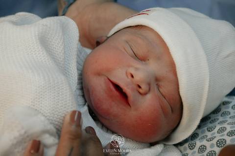 Fotografia de Parto - Newborn - Evelyn Moura Fotografia em Niterói, Rio de Janeiro - ensaio infantil - newborn de recém nascido - partos - parto em niteroi - registro de parto - maternidade são francisco - doce nascer - parto humanizado - andrea barbosa '
