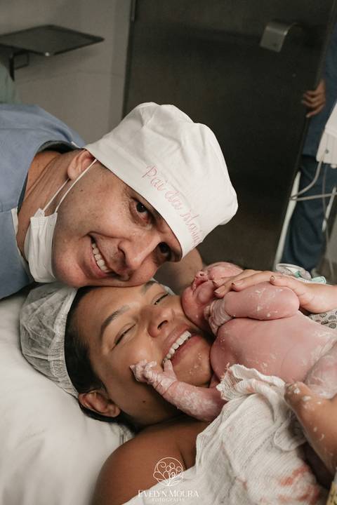 Fotografia de Parto - Newborn - Evelyn Moura Fotografia em Niterói, Rio de Janeiro - ensaio infantil - newborn de recém nascido - partos - parto em niteroi - registro de parto - maternidade são francisco - doce nascer - parto humanizado - andrea barbosa '
