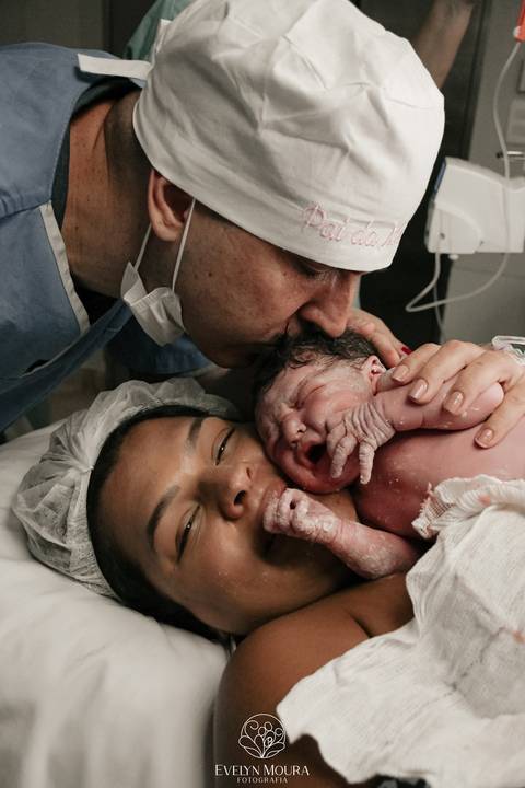 Fotografia de Parto - Newborn - Evelyn Moura Fotografia em Niterói, Rio de Janeiro - ensaio infantil - newborn de recém nascido - partos - parto em niteroi - registro de parto - maternidade são francisco - doce nascer - parto humanizado - andrea barbosa '