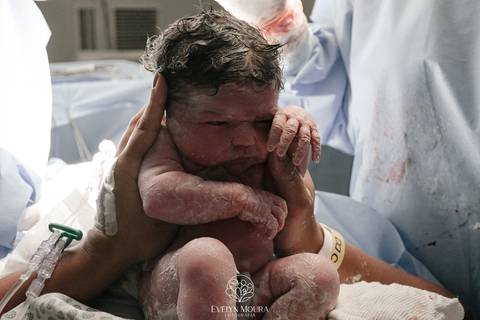Fotografia de Parto - Newborn - Evelyn Moura Fotografia em Niterói, Rio de Janeiro - ensaio infantil - newborn de recém nascido - partos - parto em niteroi - registro de parto - maternidade são francisco - doce nascer - parto humanizado - andrea barbosa '
