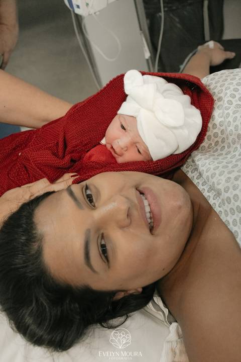 Fotografia de Parto - Newborn - Evelyn Moura Fotografia em Niterói, Rio de Janeiro - ensaio infantil - newborn de recém nascido - partos - parto em niteroi - registro de parto - maternidade são francisco - doce nascer - parto humanizado - andrea barbosa '