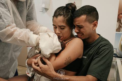 Fotografia de Parto - Newborn - Evelyn Moura Fotografia em Niterói, Rio de Janeiro - ensaio infantil - newborn de recém nascido - partos - parto em niteroi - registro de parto - maternidade são francisco - doce nascer - parto humanizado - andrea barbosa '